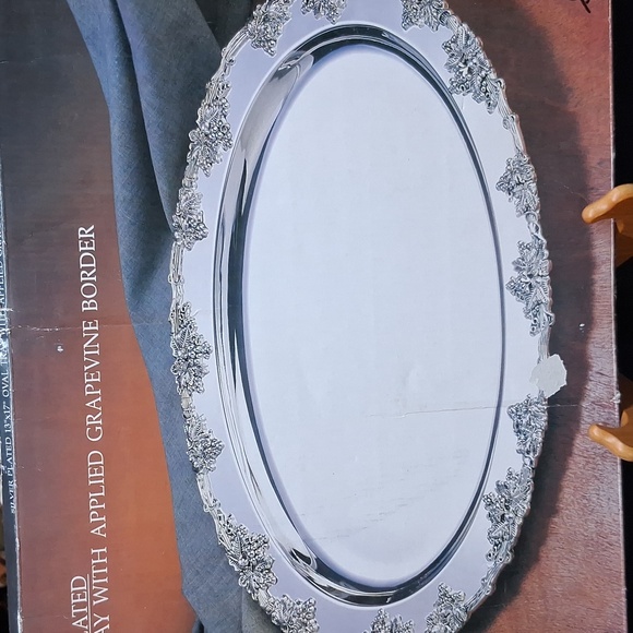 Vintage Godinger Silver Plated Serving Oval Tray with Grapevine Border - Picture 1 of 6